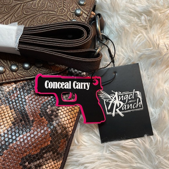 ⭐️M&F Western Angel Ranch Python Messenger Bag Brown - Picture 15 of 16